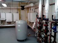 ZŠ a bazén Všestary - 4x kotel Baxi Luna Duo-tec MP+ 55-85 kW